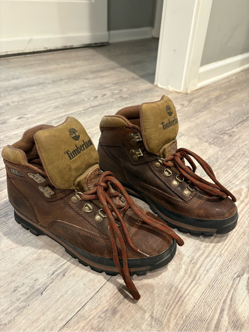 Timberland Brown Leather Hiking Boots with Tan Collar
